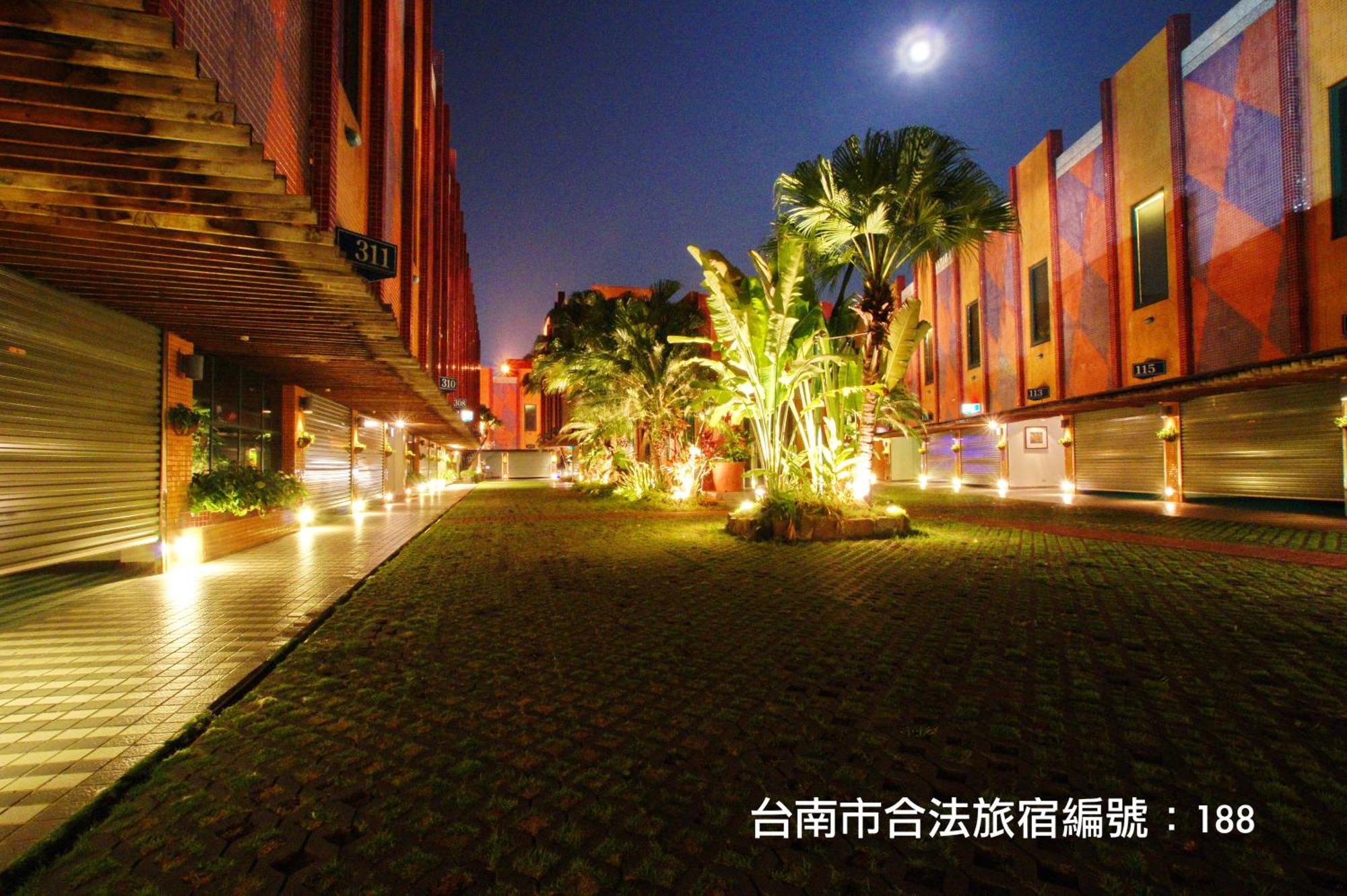 Holiday Motel ไถหนาน ภายนอก รูปภาพ